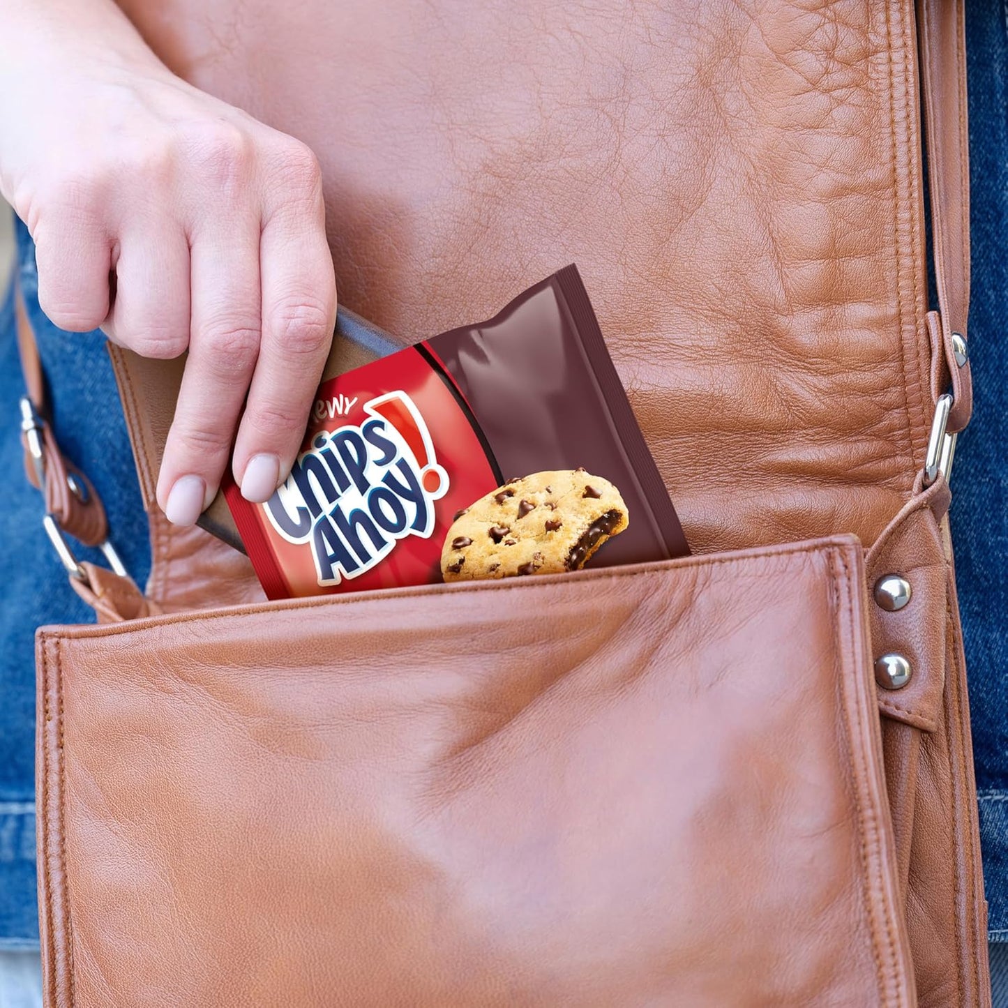 CHIPS AHOY! Cookies Variety Pack, Original Chocolate Chip, Chewy Chocolate Chip with Reese's Peanut Butter Cups & Chewy Hershey's Fudge Filled Soft Cookies, 50 Snack Packs